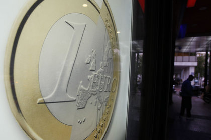 Uluslararası piyasalara bunlar damga vurdu - Uluslararası piyasalarda geçen hafta, Euro Bölgesi'ndeki borç krizinin küresel ekonomi üzerinde yarattığı baskılar ve Yunanistan'ın tahvil takası görüşmeleri öne çıktı