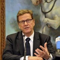 Westerwelle: İran'a yönelik baskı artırılmalı