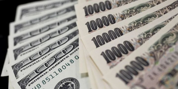 Dolar yen ve euro karşısında değer kaybetti