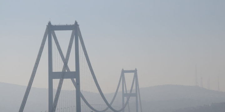 Boğaziçi Köprüsü bomba şüphesiyle kapatıldı