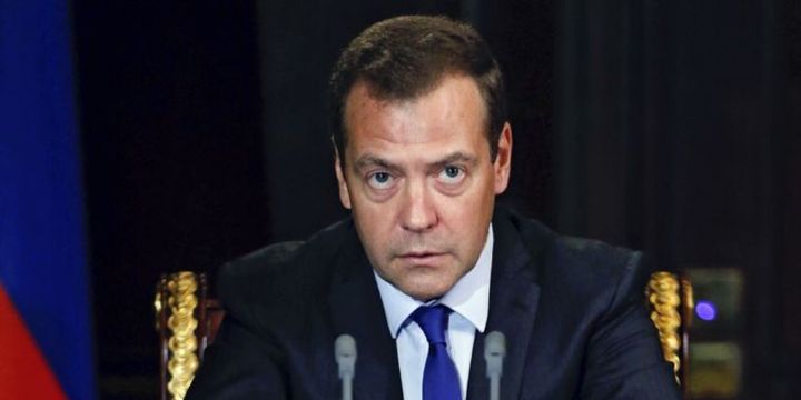 Medvedev charter yasağını kaldıran kararnameyi imzaladı
