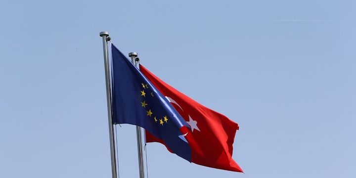 AB/Hahn: Suriyeliler için Türkiye