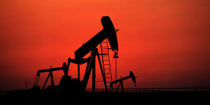 Petrol iki haftanın zirvesinden düştü