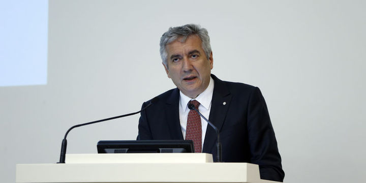 "Yatırım için bankalar faizleri düşürmeli"