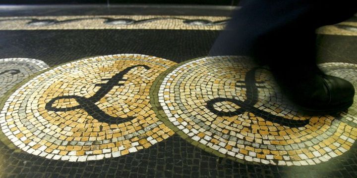Sterlin “Brexit” endişeleriyle 1.27