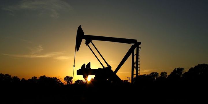 Petrol "stok" verisi ile birlikte 50 dolar civarında tutundu