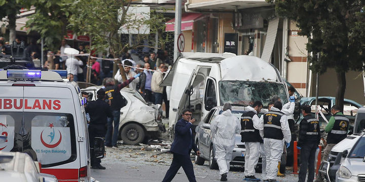 Vali Şahin: Saldırı motosikletle yapıldı, 10 yaralı var