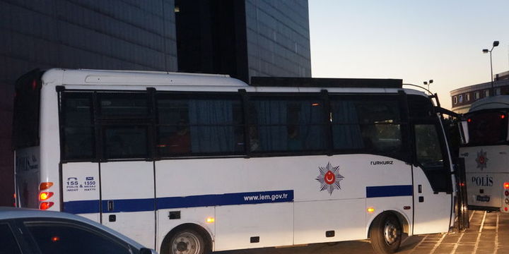 Ankara merkezli Bylock operasyonu: 215 polise gözaltı