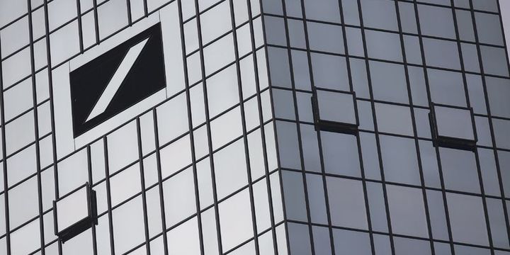 Deutsche Bank işe alımları dondurdu