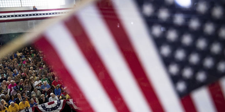 Bloomberg anketi: Clinton Trump