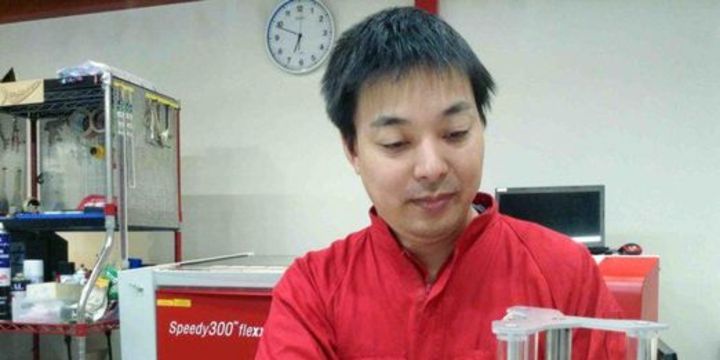 Tayfunla çalışan rüzgar türbinleri Japonya