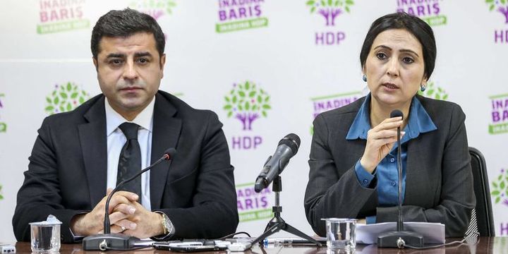 HDP Eş Başkanları Demirtaş ve Yüksekdağ tutuklandı