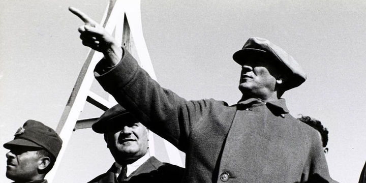 Cumhuriyetimizin kurucusu büyük önder Atatürk