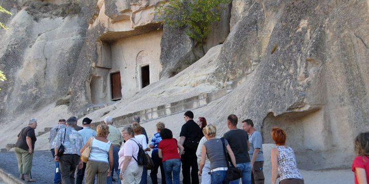 Yabancı turist sayısı % 25.8 azaldı