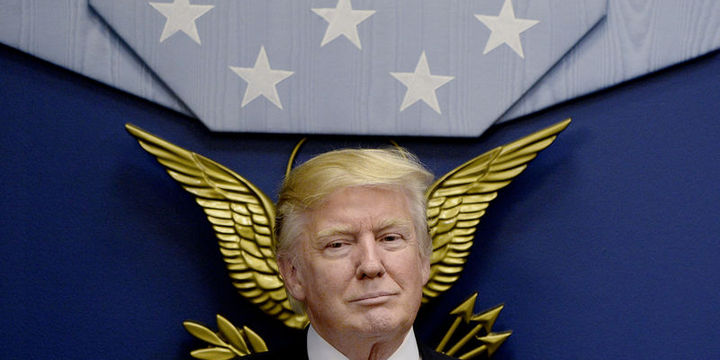 Trump mültecilerin ülkeye girişini sınırladı