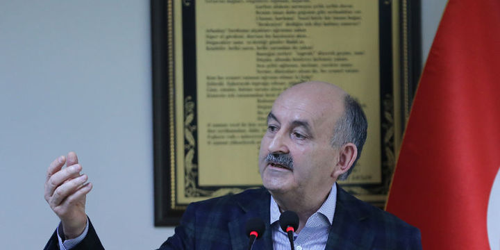 Müezzinoğlu: Emeklilikte yaşa takılanlar sabırla o yaşı tamamlamalı