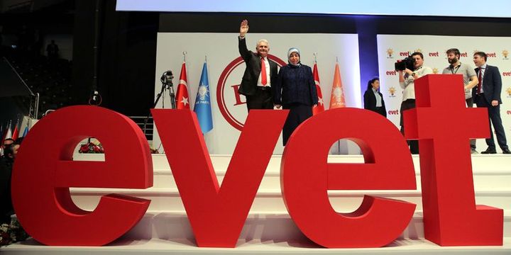AK Parti referandum startını verdi