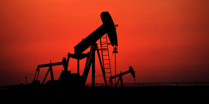 Petrol "arz" endişeleri ile kayıplarını korudu