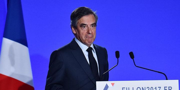 Fillon yolsuzluktan yargılanacak