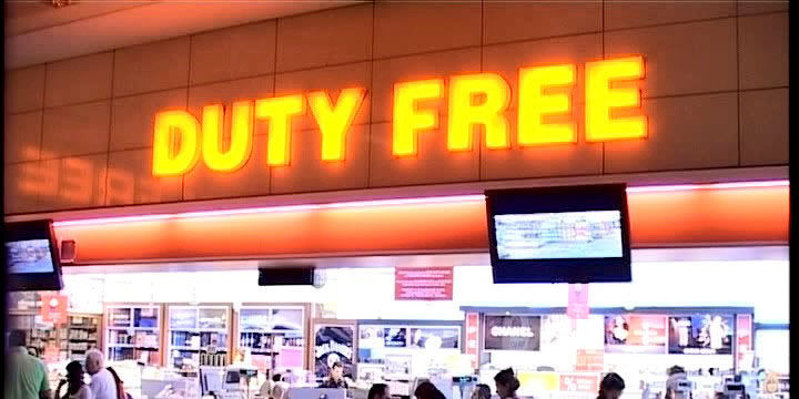 Yolcu sayısı düştü, free shop gelirleri azaldı