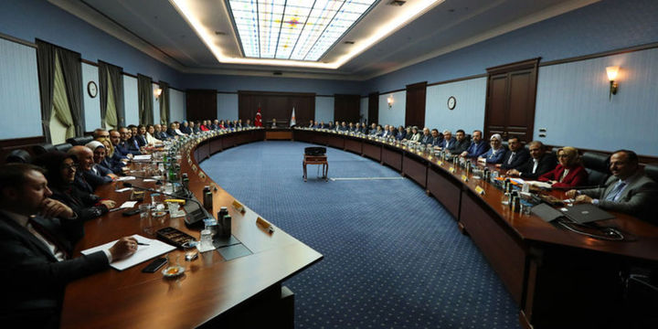 AK Parti MKYK toplantısında olağanüstü kongre kararı