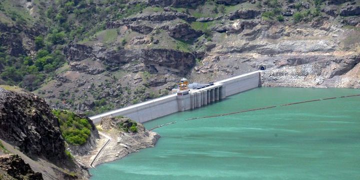 Serdal Adalı iki enerji şirketinin hisselerini satıyor