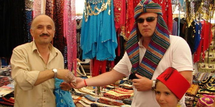 Turistler giyim ve ayakkabıya 1,2 milyar dolar harcadı
