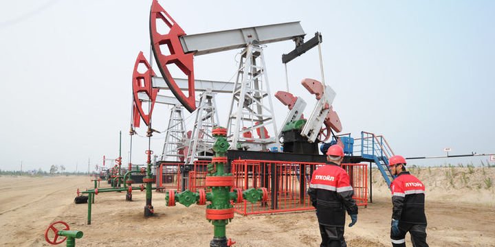 Fitch petrol fiyatlarının 60 dolar altında kalmasını öngörüyor