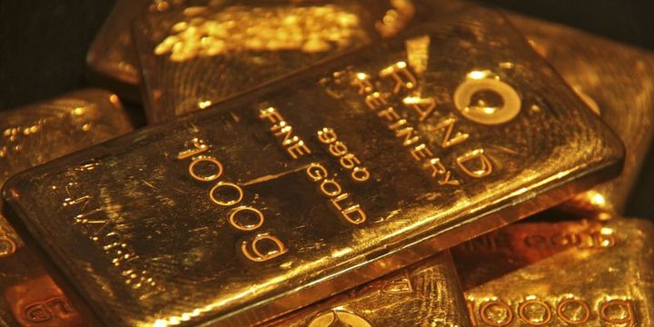 Altın Fed beklentileri ile kazancını korudu
