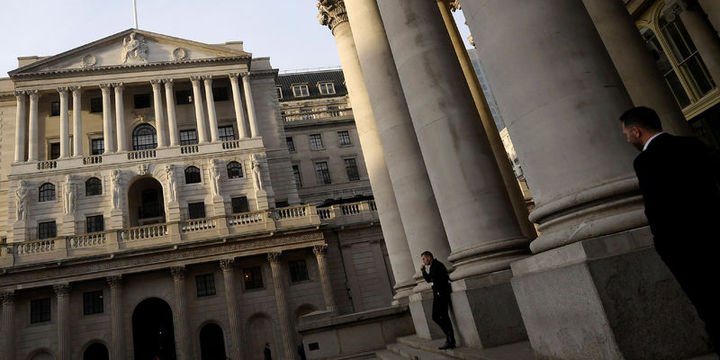 İngiltere Merkez Bankası 10 yıl sonra faizi artırdı