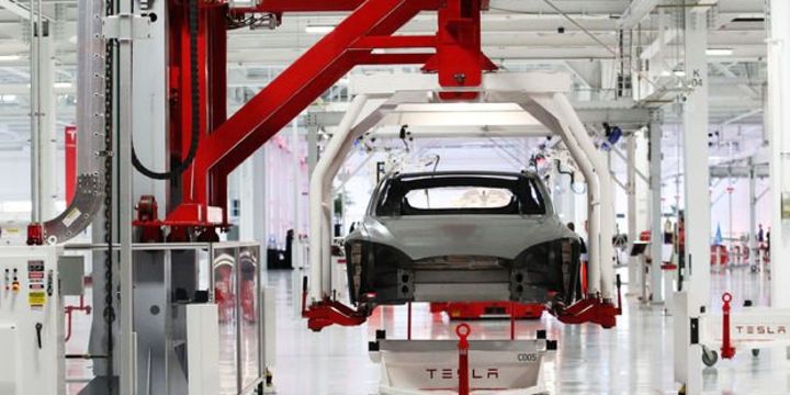 Rekor zarar Tesla