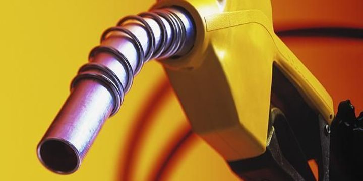 Benzine 13 kuruş zam geliyor