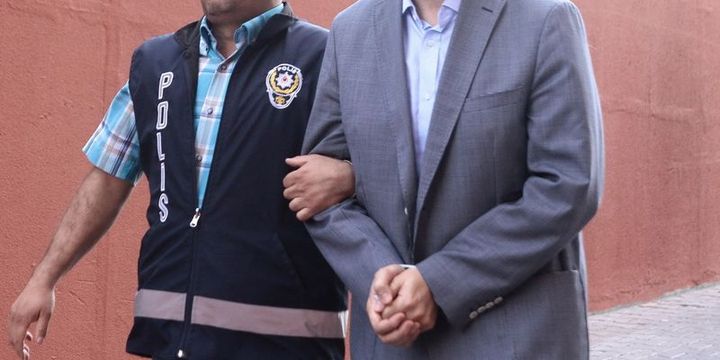 Eski Maliye Bakanlığı çalışanlarına FETÖ operasyonu