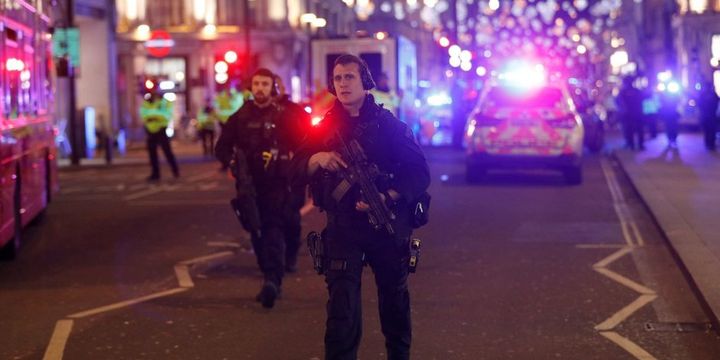 Londra metrosundaki istasyonlar yeniden kullanıma açıldı