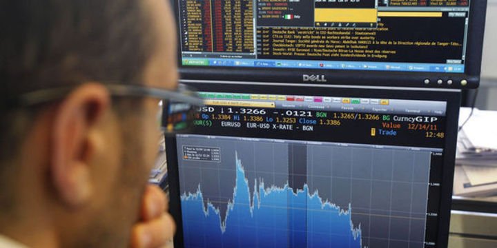 Küresel Piyasalar: Dolar yatay, hisse senetleri yön bulmakta zorlanıyor