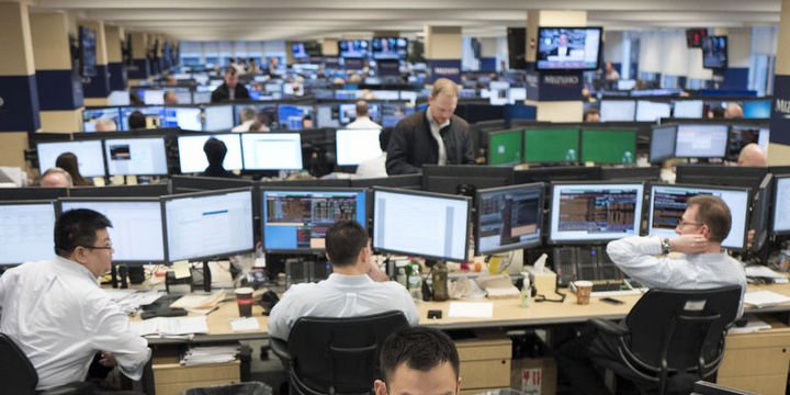 Küresel Piyasalar: Dolar yatay seyrederken, hisseler düşüşünü sürdürdü