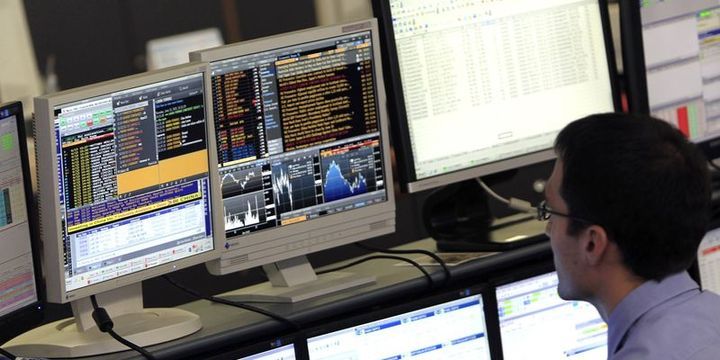 Küresel Piyasalar: Dolar düşerken, hisse senetleri yatay seyretti