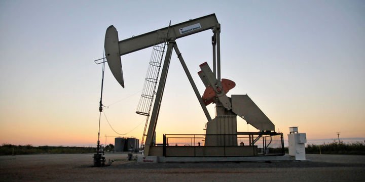 Petrol arza ilişkin iyimserlikle 61 doların üzerinde seyretti