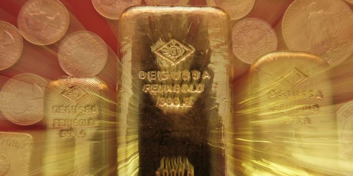 Altın dolar ve hisselerdeki gerilemeden destek buldu