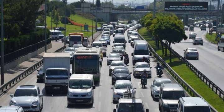 Trafiğe kayıtlı araç sayısı 10 yılda 9,2 milyon arttı