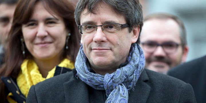 Eski Katalonya Özerk Yönetimi Başkanı Puigdemont şartlı tahliye edildi