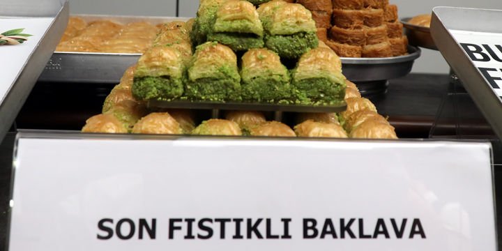 Kilosu 220 liraya çıkınca, tatlıcılar protestoya başladı
