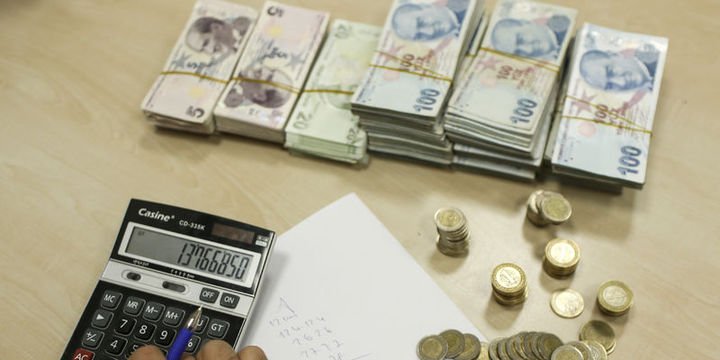 Toplam kredi stoku 2,4 trilyon lira oldu