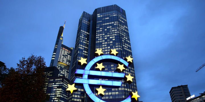 AMB 2018 büyüme beklentisini düşürdü, enflasyon görünümünü yükseltti