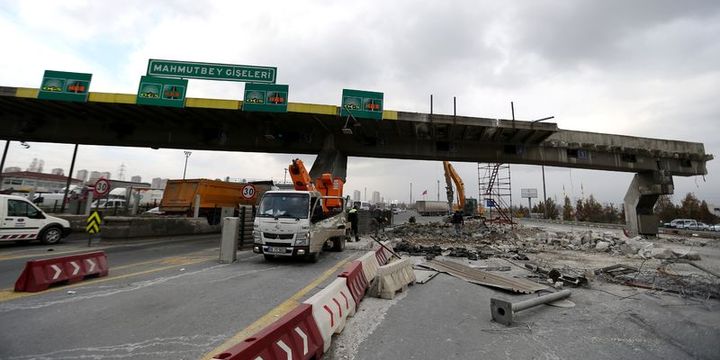 Mahmutbey gişeleri yıkılıyor