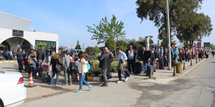 Üç günlük tatil turizmcinin yüzünü güldürdü
